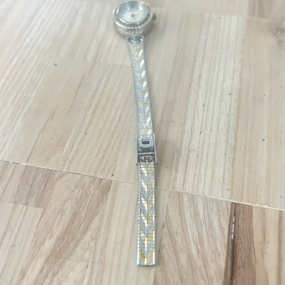 Galaxie by Elgin ladies two tone oval dress watch NEW BATTERY